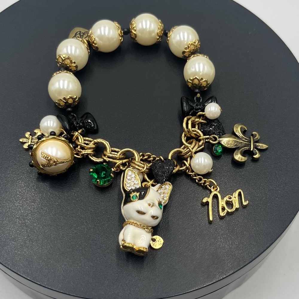 Betsey Johnson Boston Terrier Paris Parisian Eiffel Faux Pearl Charm Bracelet